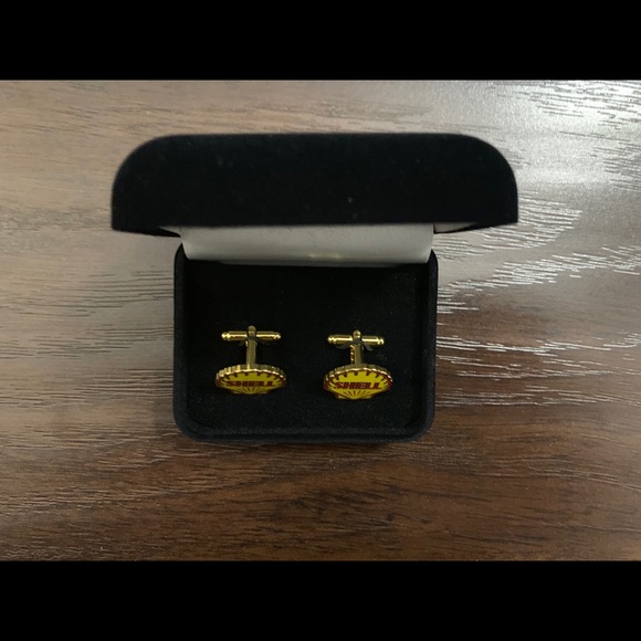Shell cufflinks - Picture 3 of 3